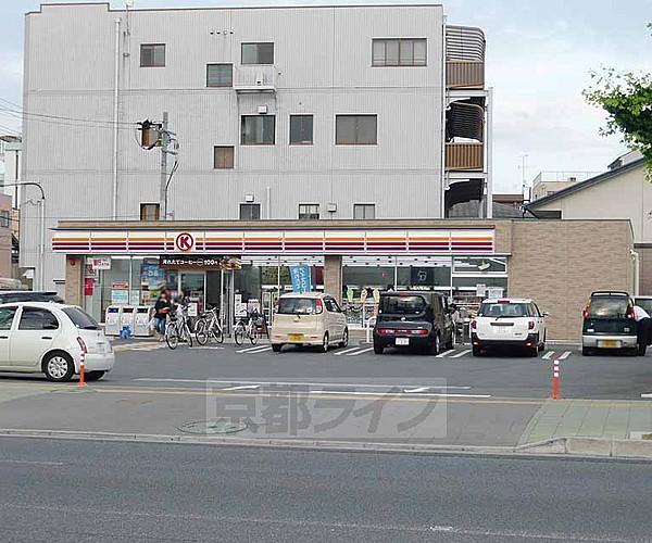 【周辺】サークルＫ竹田七瀬川店まで400m 国道24号線沿いのコンビニ。駐車場も広くなっております。