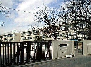 【周辺】小学校調布市立 富士見台小学校まで621ｍ