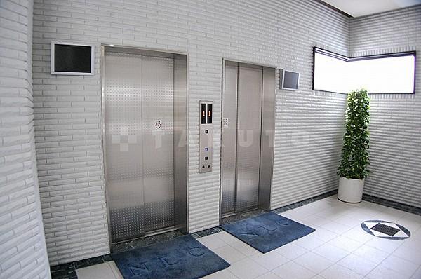 【外観】エレベーターが2基御座います。