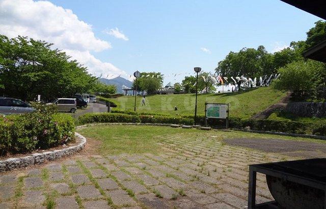 【周辺】公園「宮山公園」4月上旬に宮山つつじ園が一般公開されます。