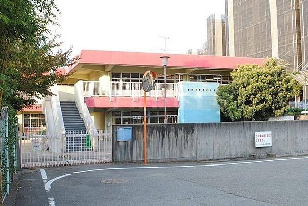 【周辺】病院「医療法人純幸会東豊中渡辺病院」内科や外科、眼科などのある病院です。