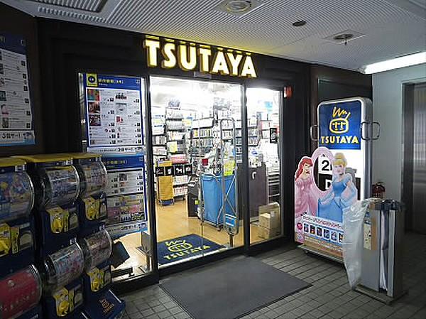 【周辺】TSUTAYA 明大前店（988m）