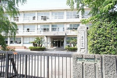 【周辺】粕屋町立大川小学校（676m）