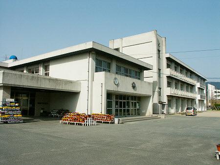 【周辺】北勢門小学校（559m）