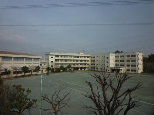【周辺】南成瀬中学校（440m）
