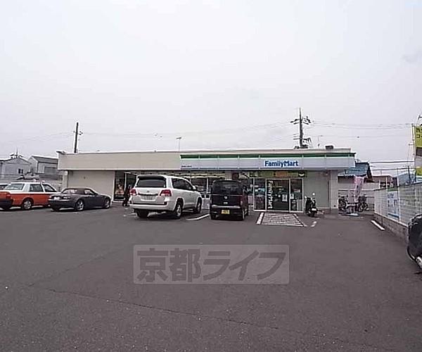 【周辺】ファミリーマート天神川高辻店まで410m 天神川四条を南に下がったところにあります。駐車場が広いコンビニです。