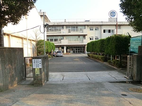 【周辺】周辺環境:中学校 650m 横浜市立名瀬中学校