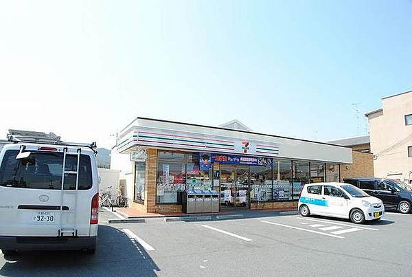 【周辺】コンビニ「セブンイレブン京都上桂東ノ口店」お菓子やおにぎり、ちょっとした買い物に。
