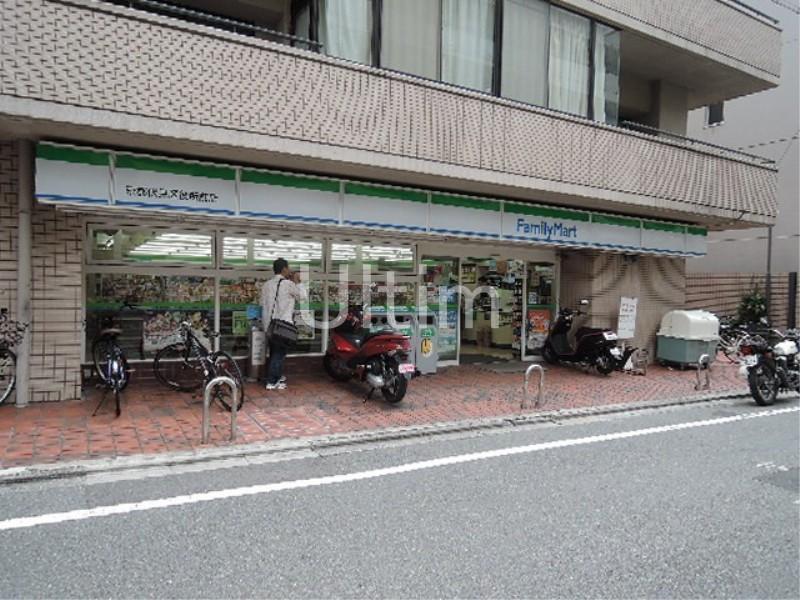 【周辺】ファミリーマート　伏見区役所前店(約240m)