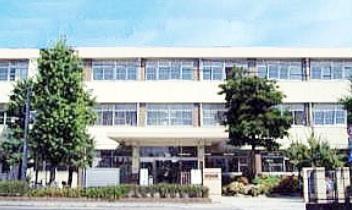 【周辺】福岡市立春吉中学校（765m）