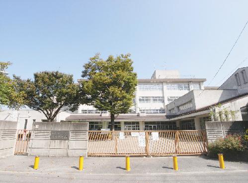 【周辺】福岡市立塩原小学校（464m）