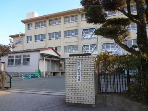 【周辺】福岡市立城西中学校（177m）