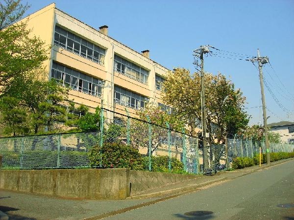 【周辺】小学校 850m 平小学校