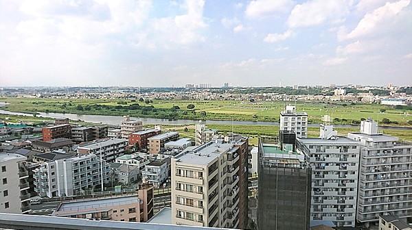 【周辺】外観:屋上からの眺望です　多摩川が望めて気持ちが良いですね