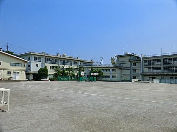 【周辺】周辺環境:中学校 650m 長沢中学校  