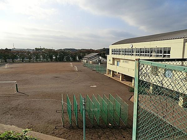 【周辺】周辺環境:中学校 1300m 山内中学校  