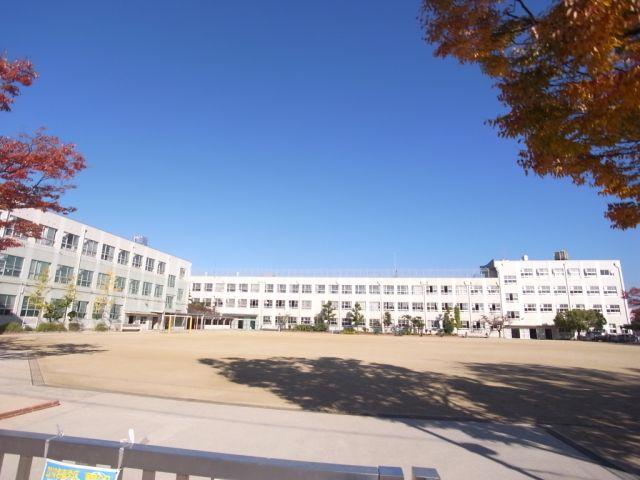 【周辺】市立名東小学校