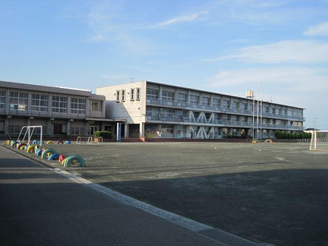 【周辺】市立弥生小学校