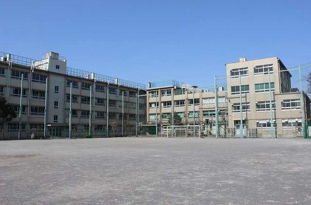【周辺】中学校豊島区立池袋中学校まで1008ｍ