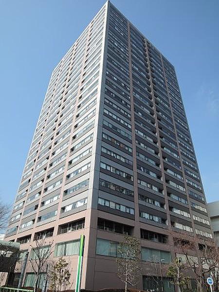 【外観】JR京浜東北線・横浜線「東神奈川」駅徒歩1分、京急本線「仲木戸」駅徒歩3分