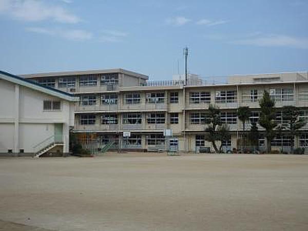 【周辺】市立三郎丸小学校（1080m）