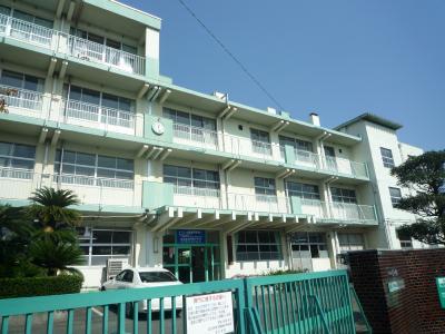 【周辺】北九州市立菊陵中学校（250m）