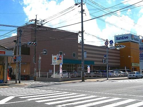 【周辺】ファミリーマート 小倉真鶴店（220m）