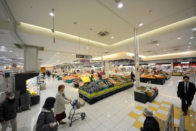 【周辺】スーパー「イオン大日店」イオン直営1階は午前7:00～午後11:00まで営業中