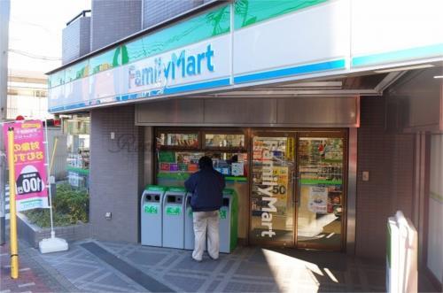 【周辺】ファミリーマート横浜浜松町店（421m）