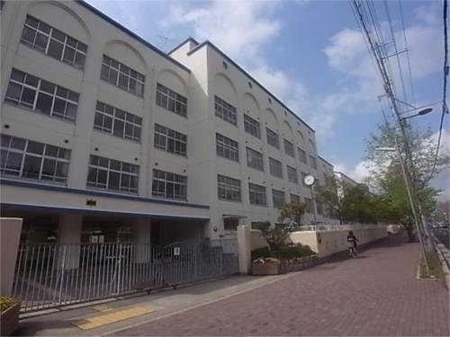 【周辺】神戸市立本山中学校（380m）