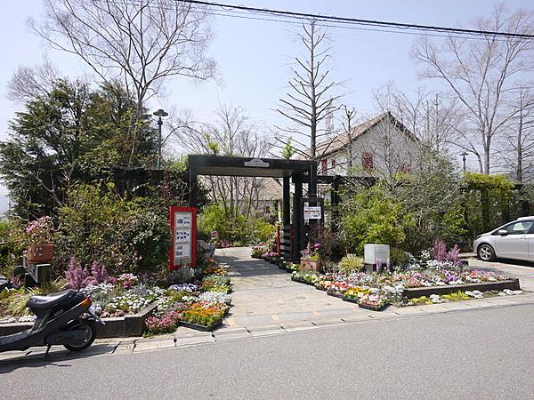 【周辺】EBISガーデン＆ハウス　徒歩3分　ガーデンショップがあるので是非お庭のガーデニングに利用ください。
