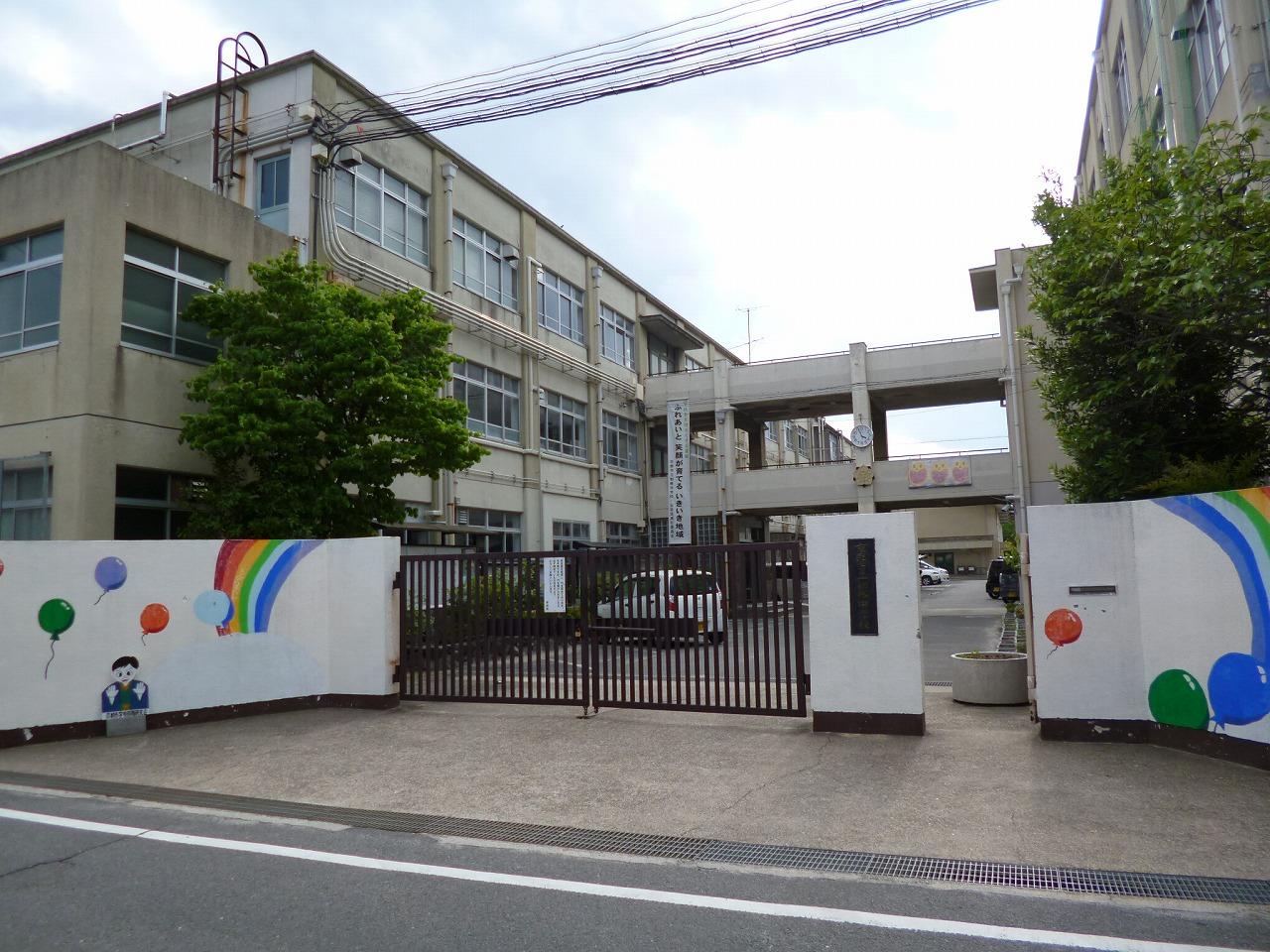 【周辺】中学校京都市立勧修中学校まで590ｍ