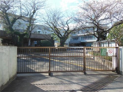 【周辺】成田小学校（430m）