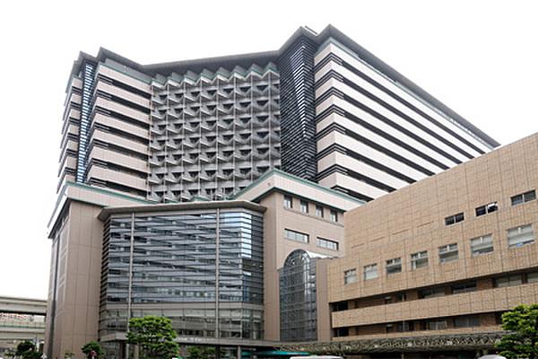 【周辺】横浜市立大学（公立大学法人） 附属市民総合医療センター（586m）