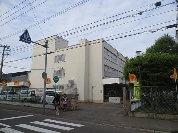 【周辺】札幌市立幌西小学校 215m