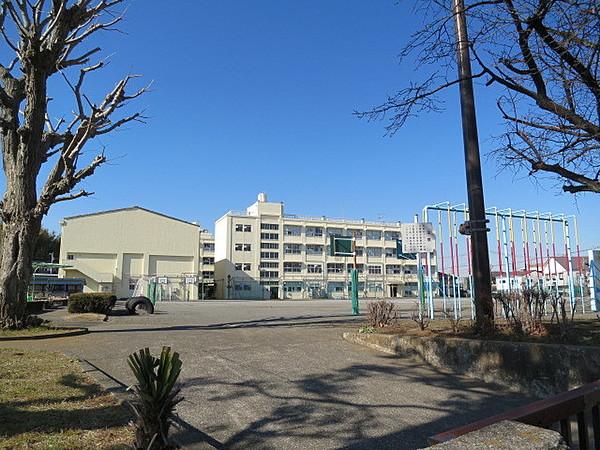 【周辺】荏田小学校 720m