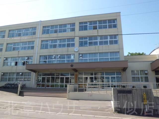 【周辺】札幌市立琴似中学校 348m