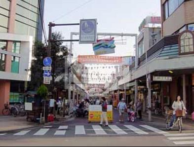 【周辺】賑やかな商店街（500m）
