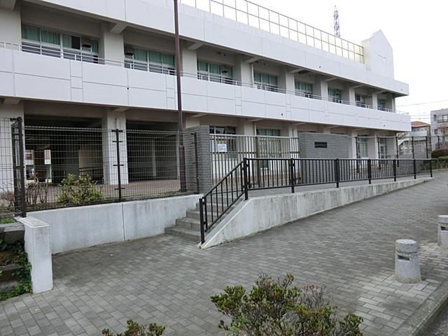 【周辺】横浜市立岩井原中学校　（1.4 km　約18 分）