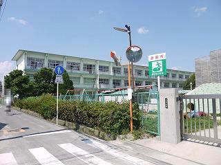 【周辺】あま市立甚目寺小学校（301m）