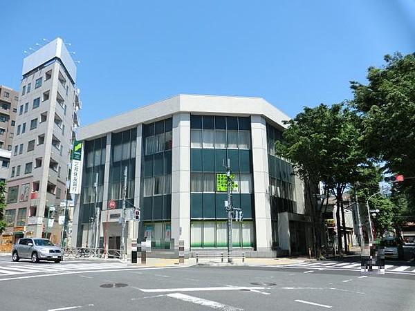 【周辺】三井住友銀行　徒歩７分