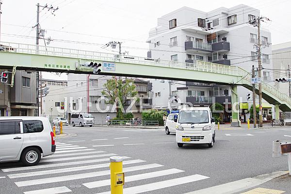 【周辺】（2016年06月09日10:50撮影）こちらは海老江の交差点です。当該マンションはこちらの交差点を目印に。画面右奥方面に、大阪市立海老江東小学校がございます。