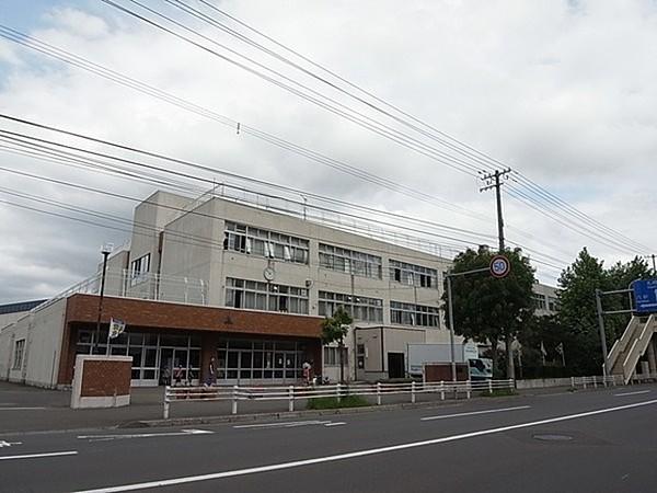 【周辺】札幌市立宮の森小学校 327m