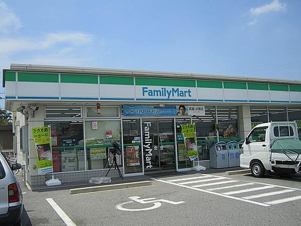 【周辺】ファミリーマート 刈谷新田町店（605m）