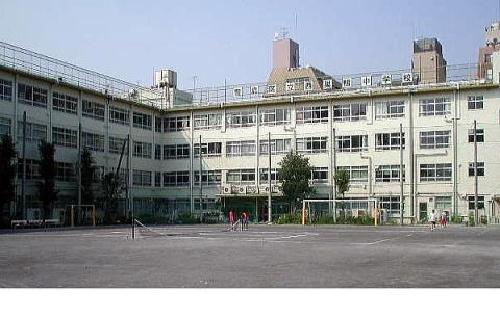 【周辺】周辺環境-中学校(550m)豊島区立西巣鴨中学校