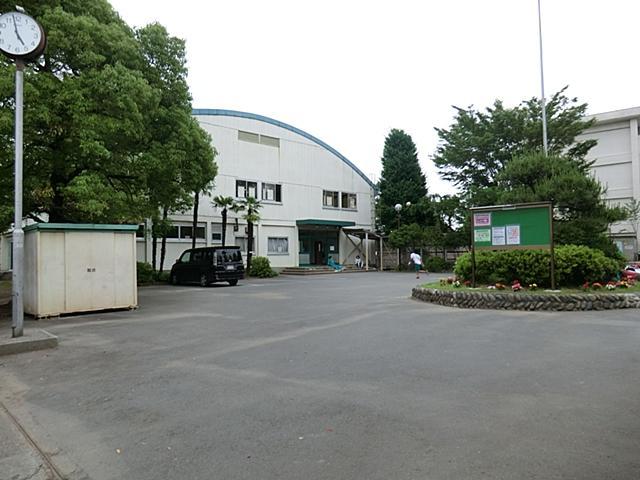 【周辺】富士見市立本郷中学校（1364m）