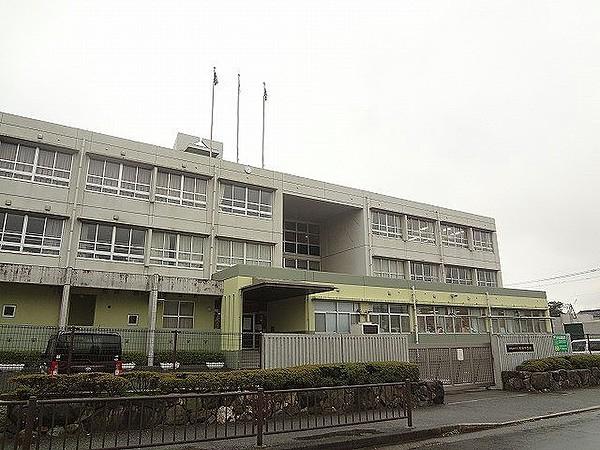 【周辺】飛幡中学校(790m)