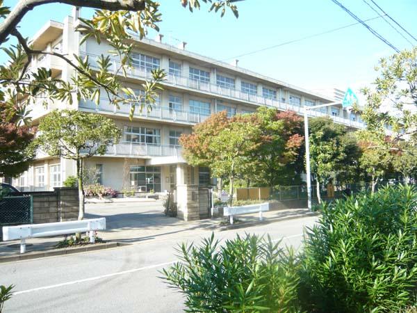 【周辺】千葉市立高浜中学校（302m）