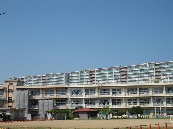 【周辺】千葉市立稲毛第二小学校（650m）