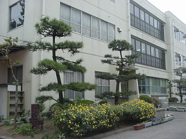 【周辺】千葉市立高洲第二中学校（608m）